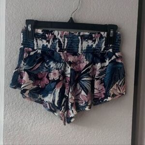 Spiritual Gangster Floral Patterned Shorts